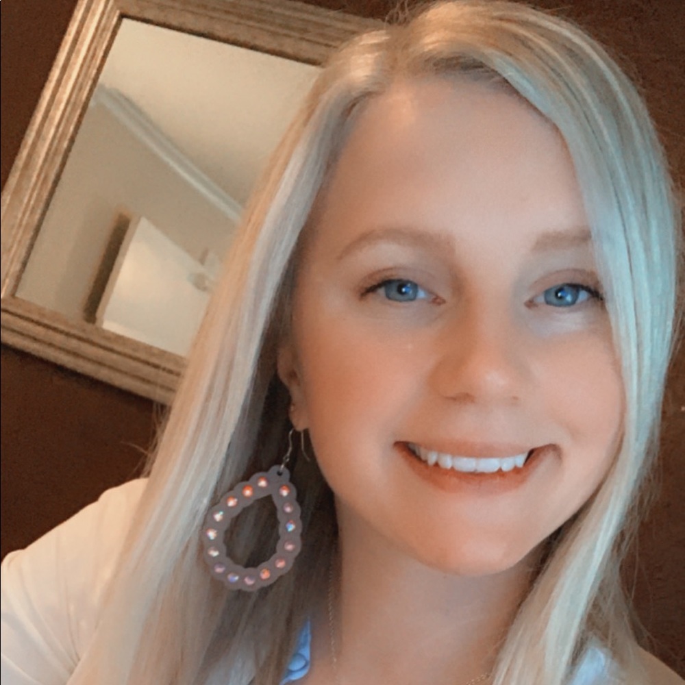 Meet your Posher, Kelsy